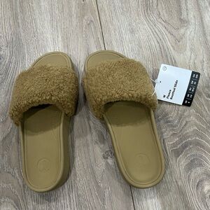 Lululemon Fuzzy Slide Sandals in Tan